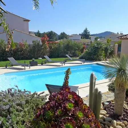 Saint-cyr-sur-mer Sleeps 8 Pool Wifi